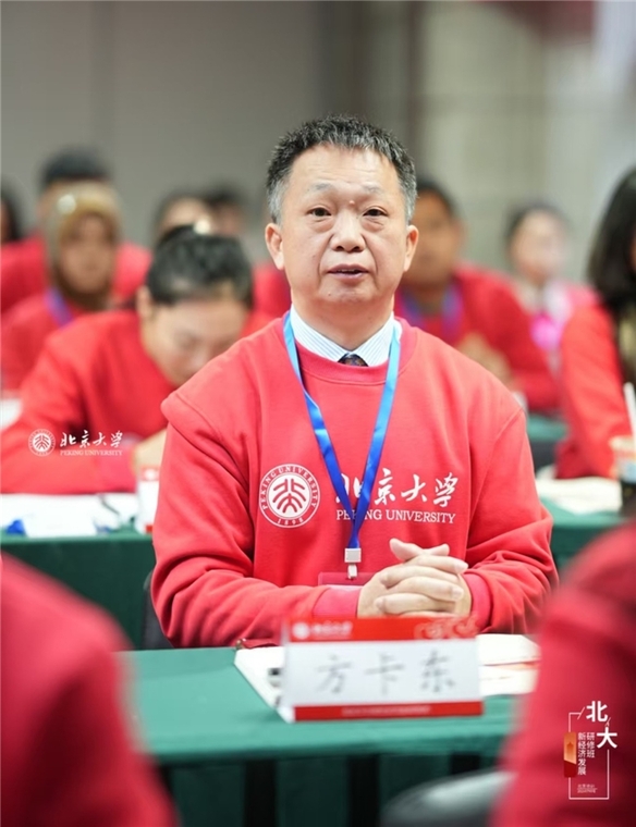 方卡东玉雕艺术惊艳柏林国际艺术双年展 中国玉雕登顶国际舞台彰显东方文化力量 方卡东玉雕艺术惊艳柏林国际艺术双年展 中国玉雕登顶国际舞台彰显东方文化力量