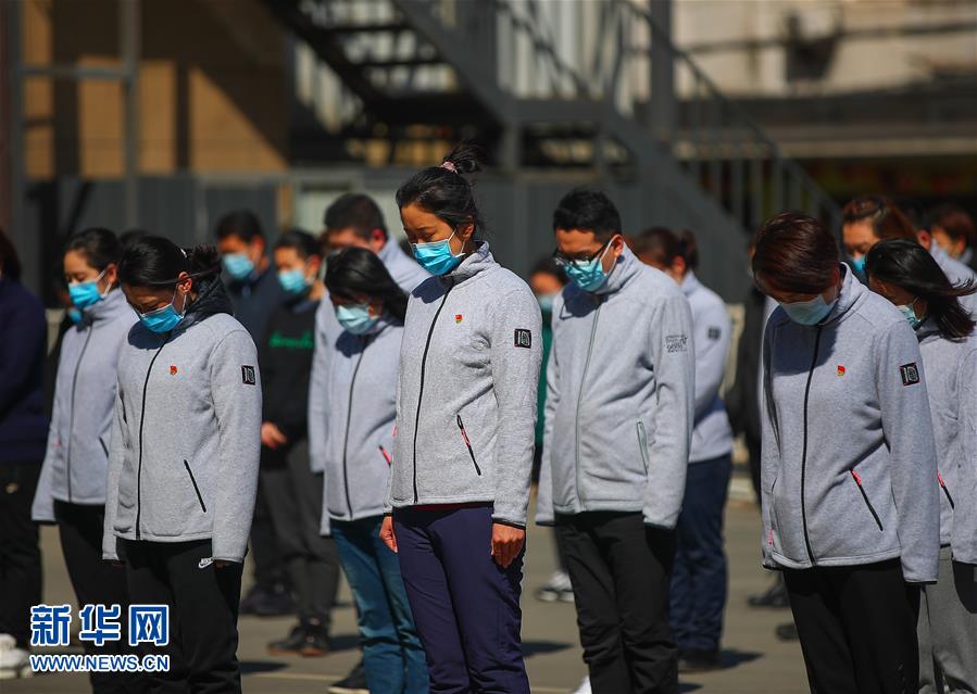 （社会）（20）全国性哀悼活动举行