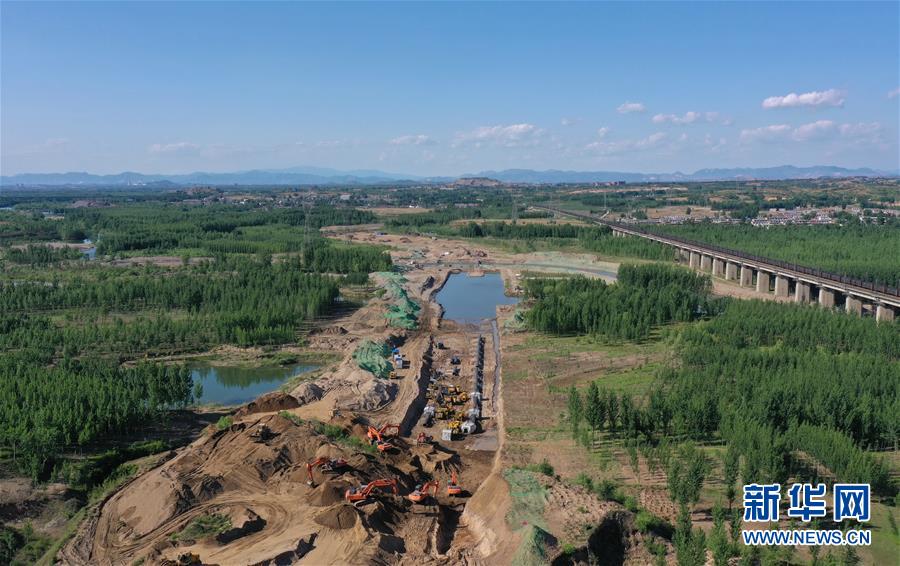 （经济）（4）中俄东线天然气管道工程跨河北滦河段加紧建设