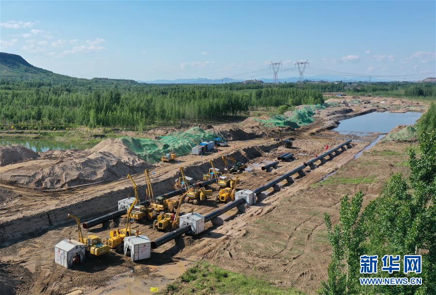（经济）（1）中俄东线天然气管道工程跨河北滦河段加紧建设