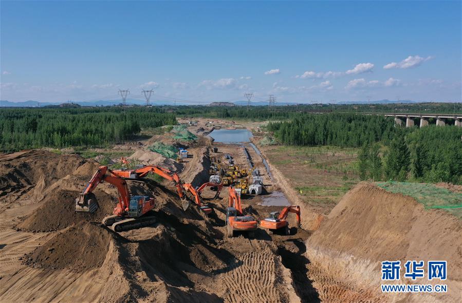 （经济）（2）中俄东线天然气管道工程跨河北滦河段加紧建设