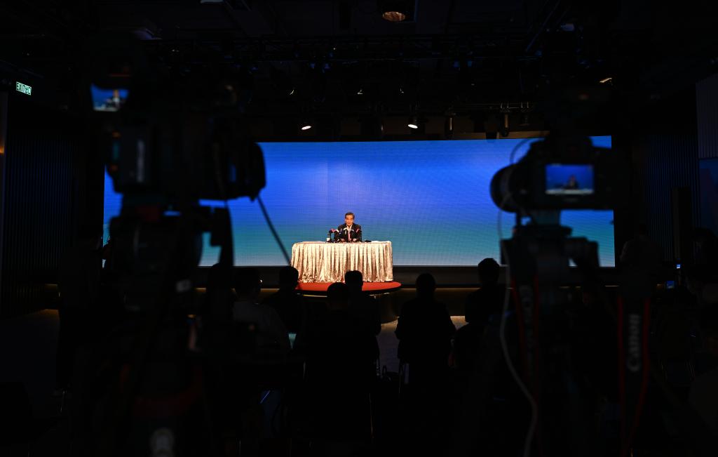 梁振英:“一国两制”是科学、可行、有生命力的