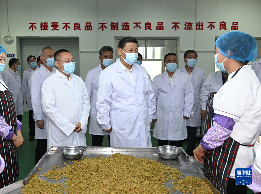 “我一直关心新疆的建设发展”——记习近平总书记在新疆考察