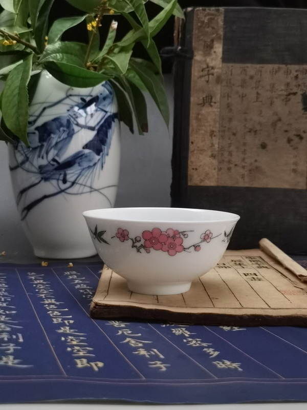 【观点】《傲雪红梅》中国当代最神秘的官窑瓷器釉下五彩瓷盘鉴赏