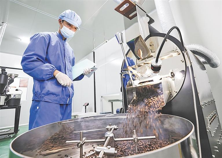 餐饮业发力“双主场” 街头巷尾久违的烟火气又回来了